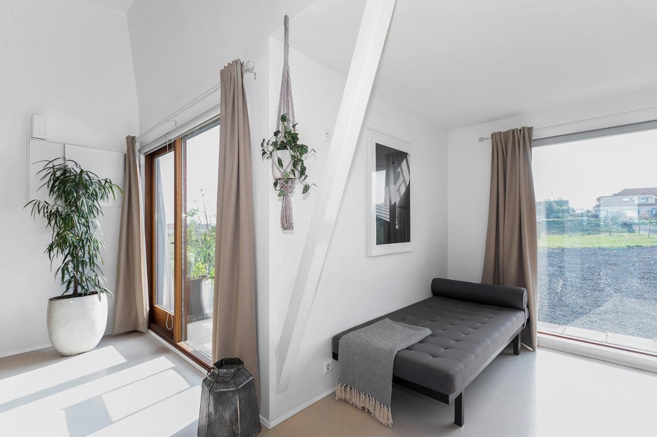 Eyvindarholt Guesthouse Álftanes Exteriör bild