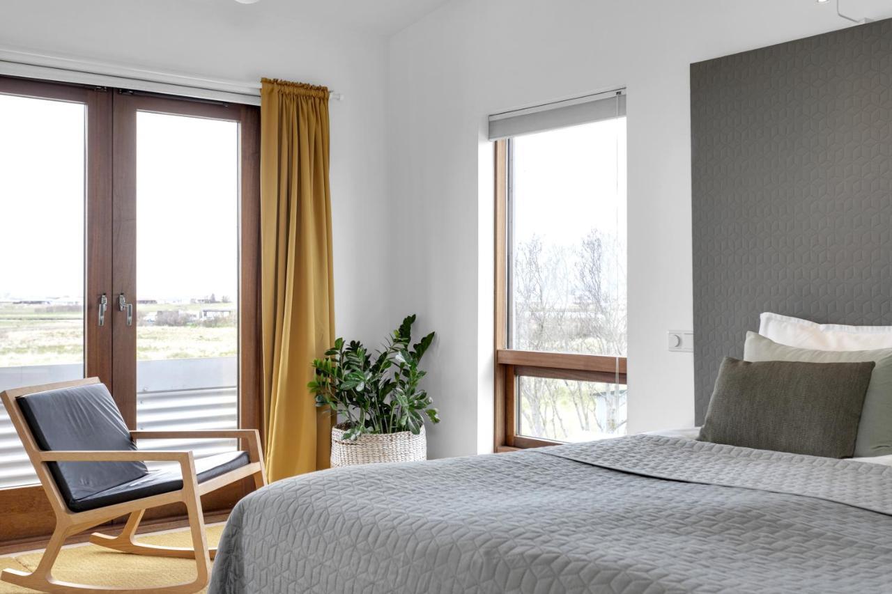 Eyvindarholt Guesthouse Álftanes Exteriör bild