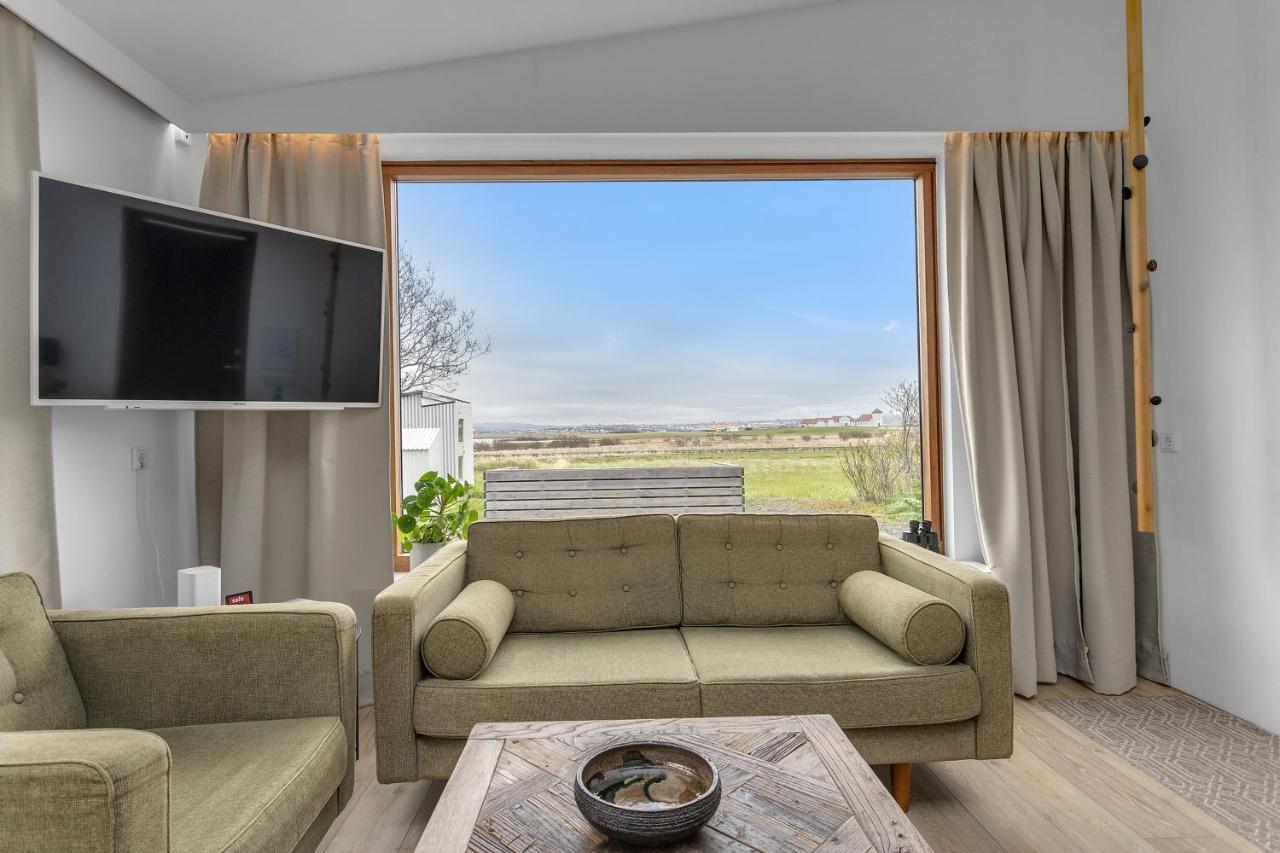 Eyvindarholt Guesthouse Álftanes Exteriör bild