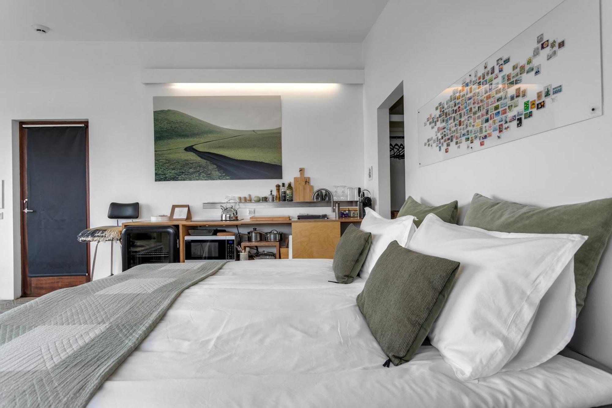 Eyvindarholt Guesthouse Álftanes Exteriör bild