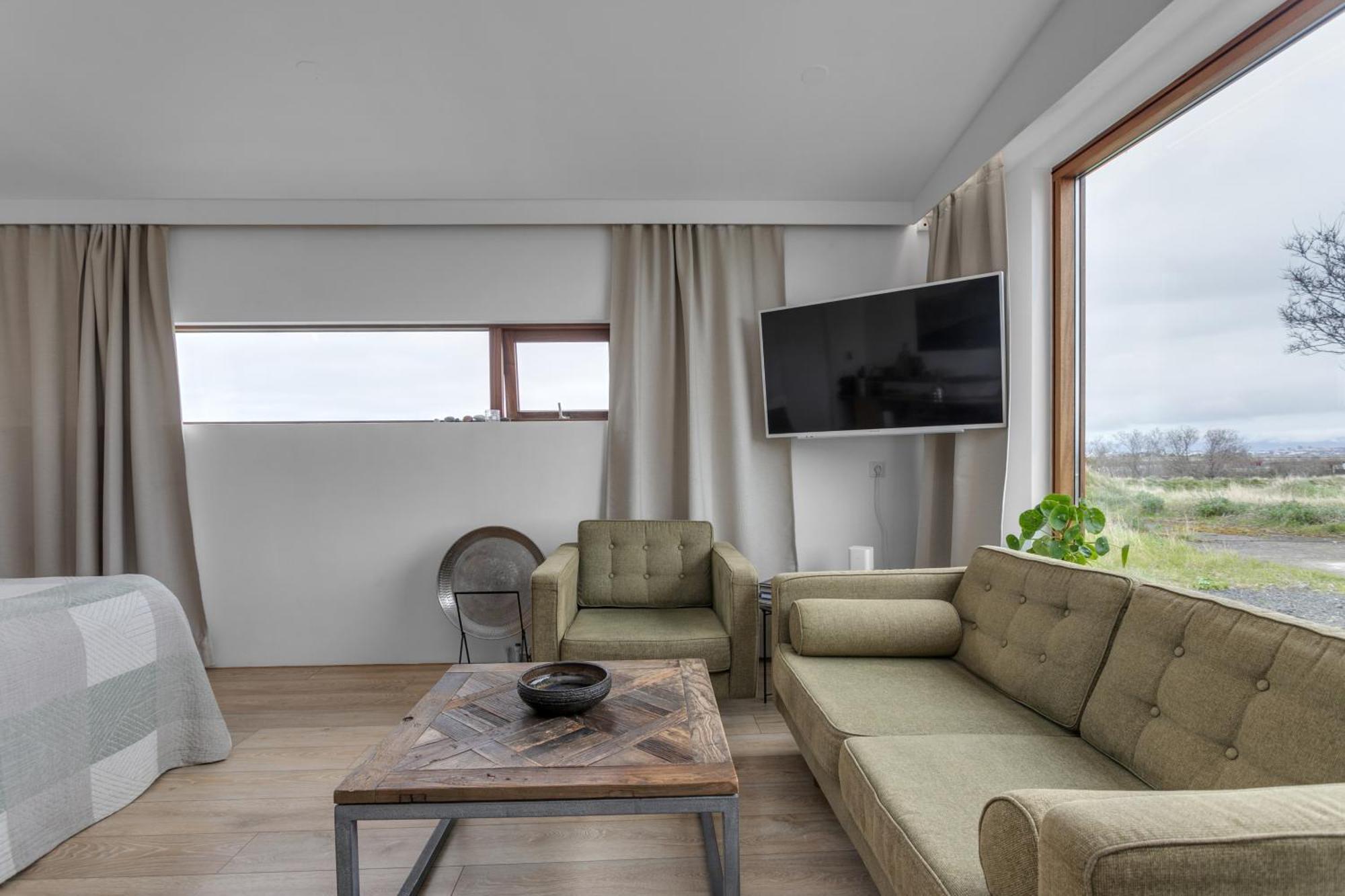 Eyvindarholt Guesthouse Álftanes Exteriör bild