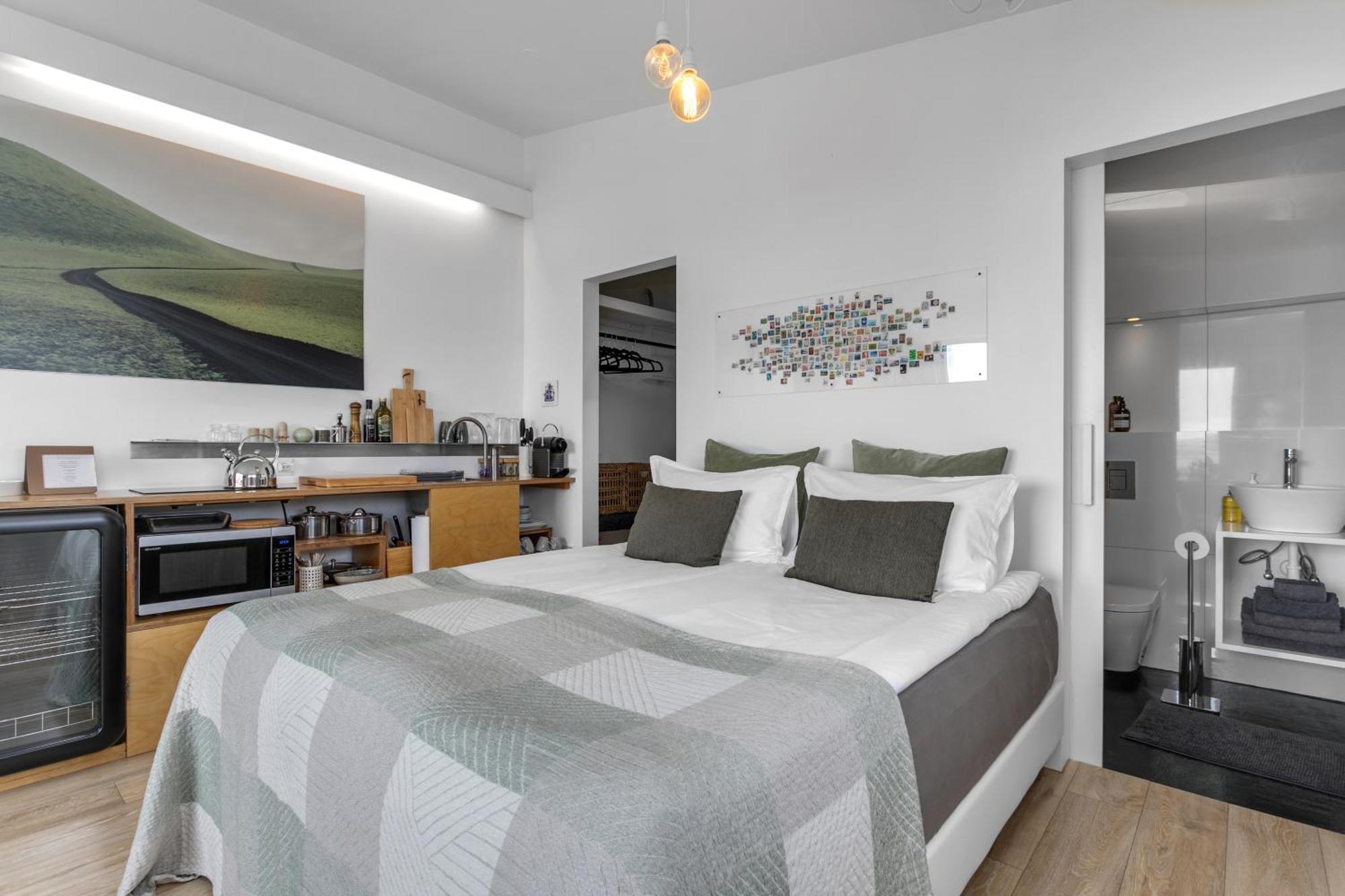 Eyvindarholt Guesthouse Álftanes Exteriör bild