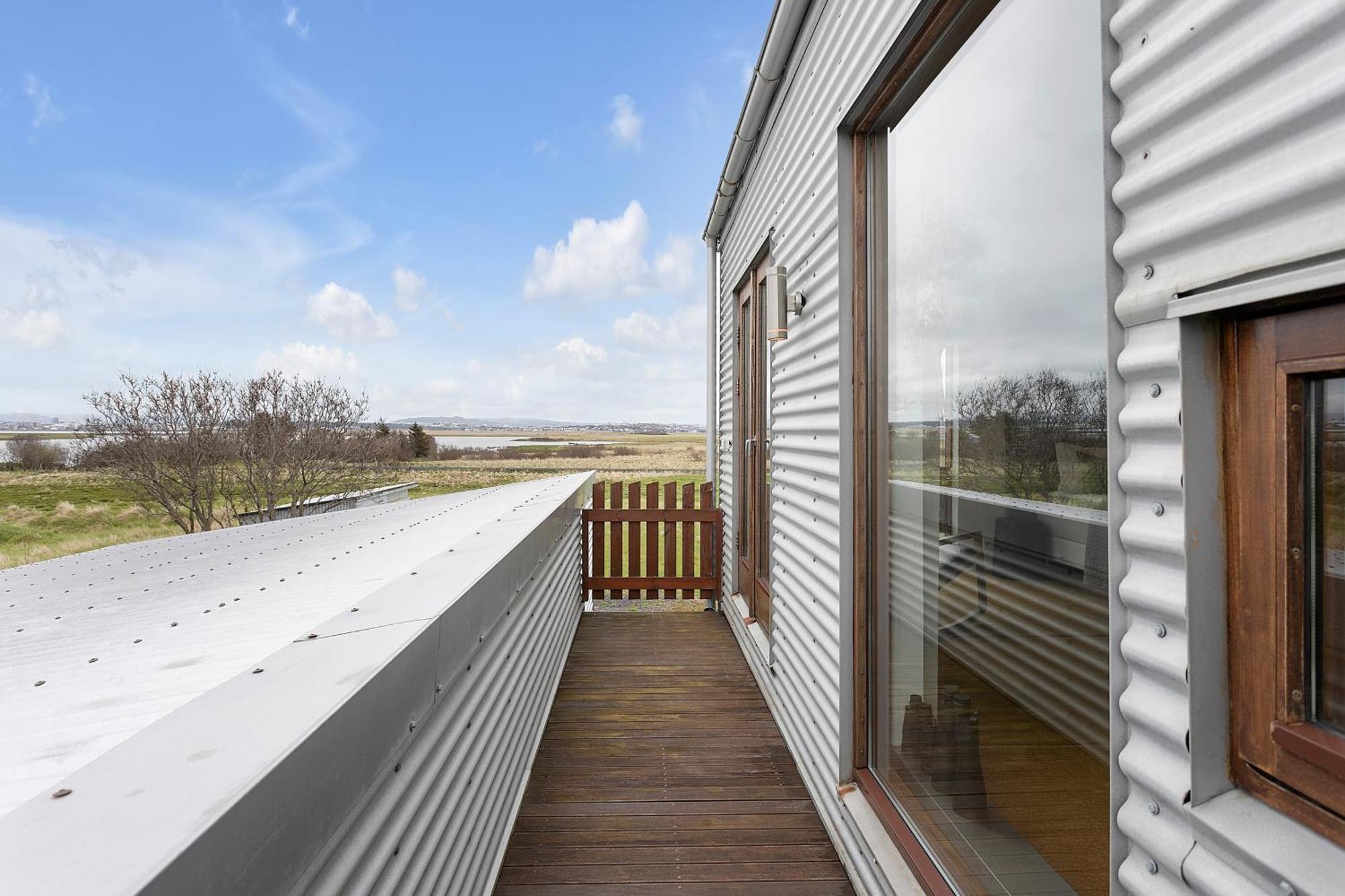 Eyvindarholt Guesthouse Álftanes Exteriör bild