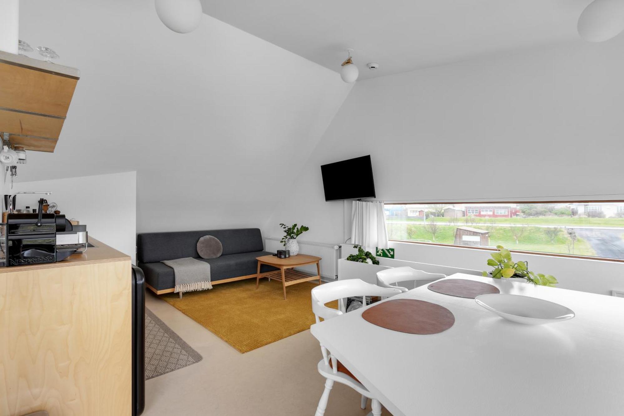 Eyvindarholt Guesthouse Álftanes Exteriör bild