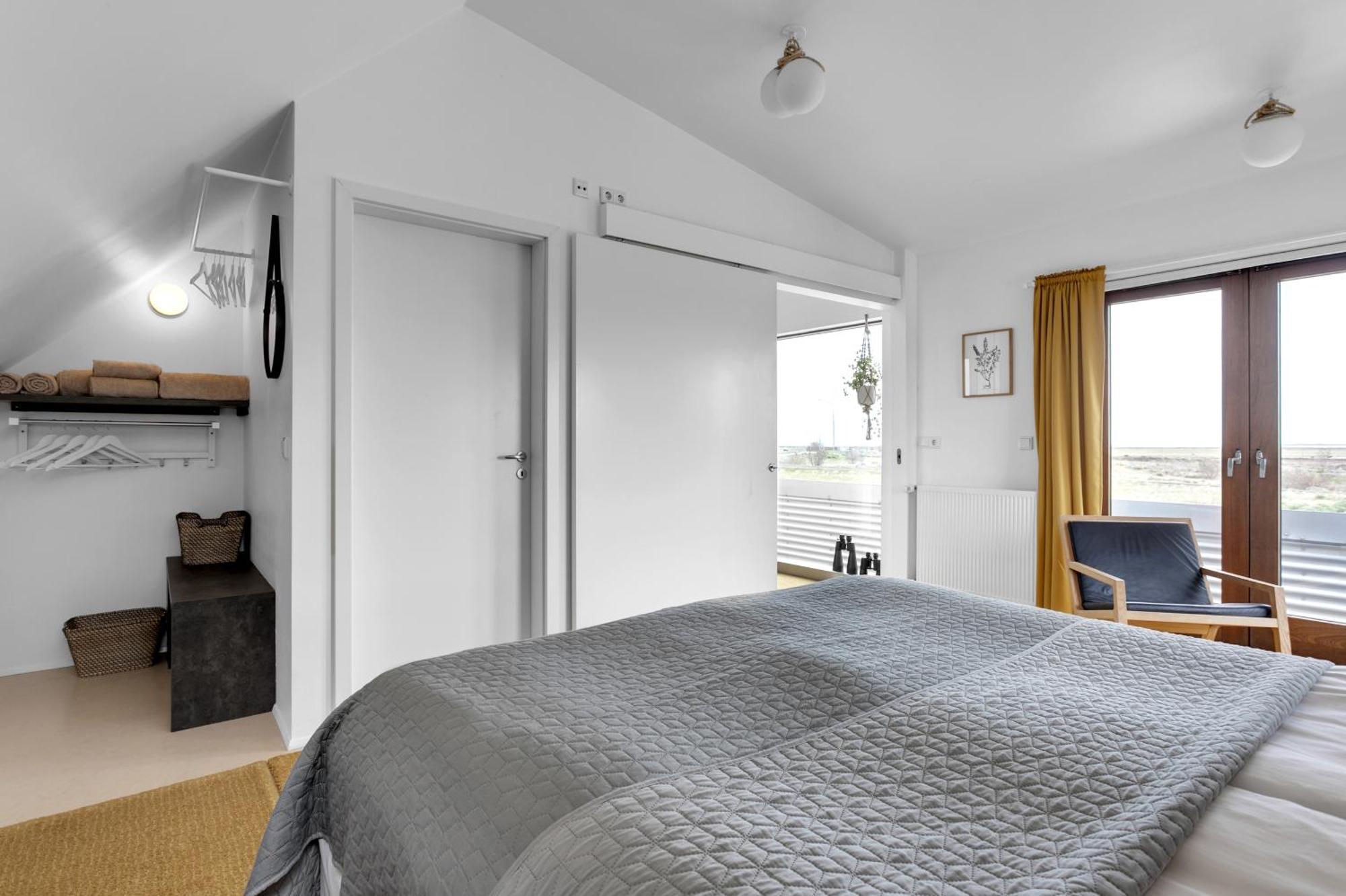 Eyvindarholt Guesthouse Álftanes Exteriör bild