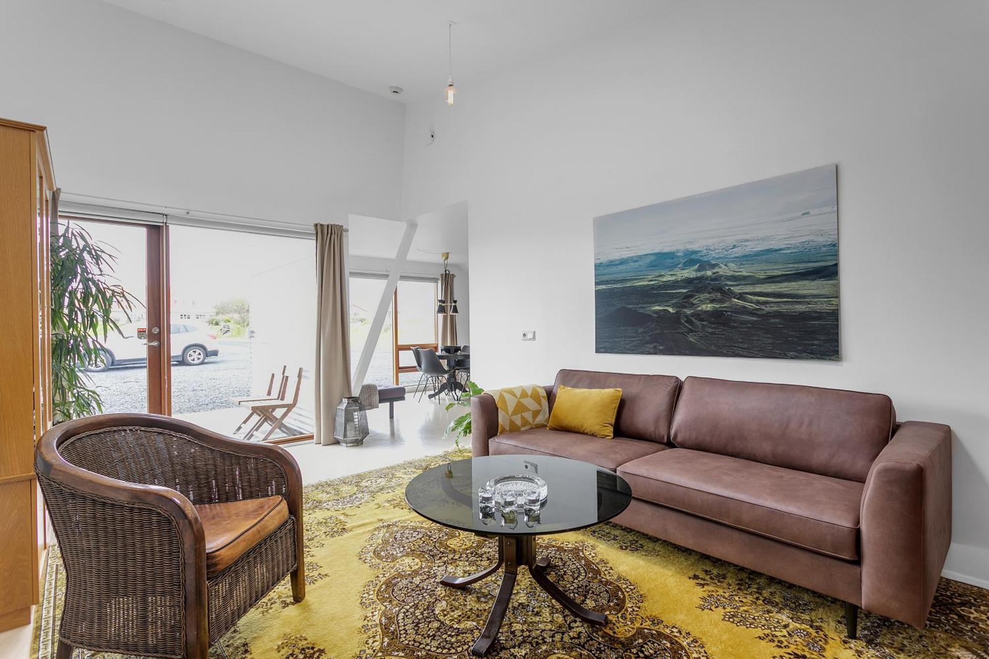 Eyvindarholt Guesthouse Álftanes Exteriör bild