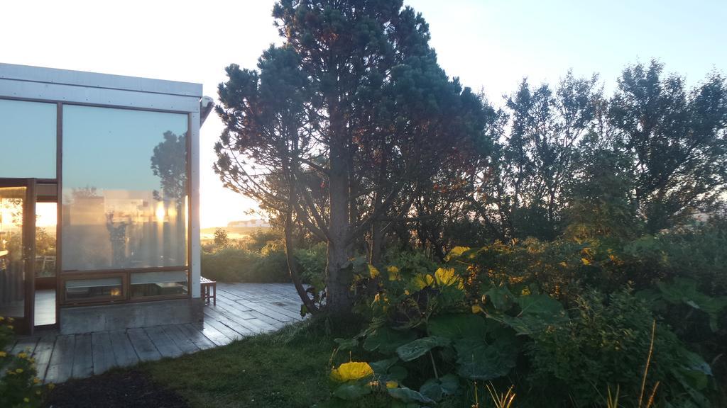 Eyvindarholt Guesthouse Álftanes Exteriör bild
